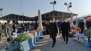 Kaymakam Akpay'dan semt pazarında koronavirüs denetimi
