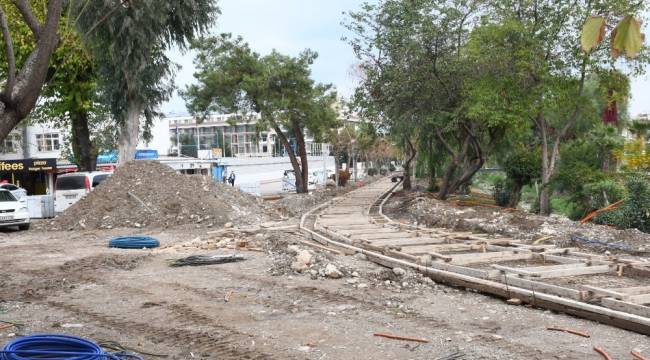 Kemer'de park çalışmaları sürüyor