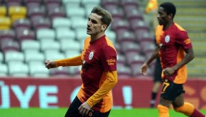 Kerem Aktürkoğlu ilk gol sevincini yaşadı