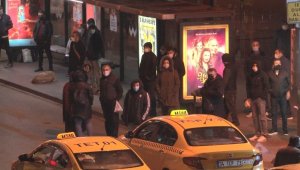Kısıtlama sonrası İstanbul'da hareketlilik başladı