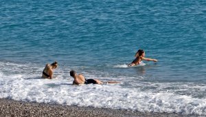 Kısıtlama turistlere yaradı, dünyaca ünlü sahil onlara kaldı