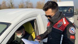 Kısıtlamada tatil şehri Akçakoca'ya giderken, cezayı yediler