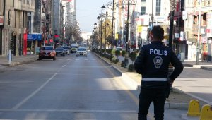 Kısıtlamanın ilk gününde Van'da sessizlik hakim oldu