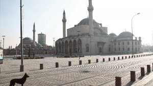 Konya'da meydanlar boş kaldı