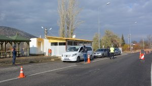 -Korkuteli'nde Cadde Ve Sokaklar Boşaldı