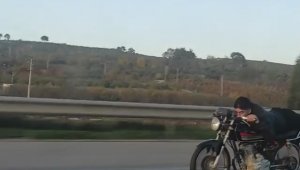 Motosiklet üzerinde ölümüne yolculuk