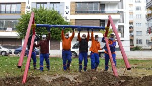 Muratpaşa'nın bakım onarım timi çalışmalarını sürdürüyor