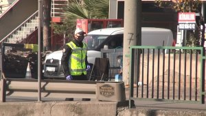Polisi görünce aracı ile ters yönden kaçmaya çalışan vatandaş cezadan kurtulamadı