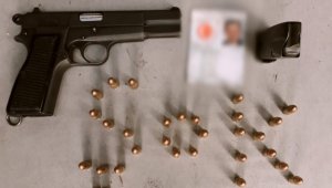 Polisin dikkati ruhsatsız tabancayı ortaya çıkarttı