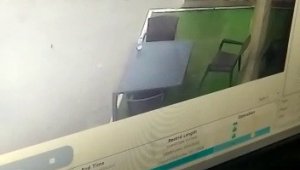 Polisleri yaralayan saldırgan kamerada