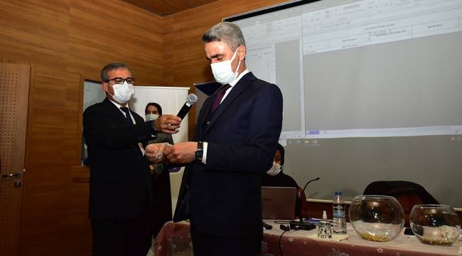 Pütürge'de tamamlanan deprem konutları kura ile hak sahiplerine teslim ediliyor
