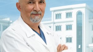 "Skolyoz, kız çocuklarda erkek çocuklara göre yaklaşık 8-10 kat daha sık görülüyor"