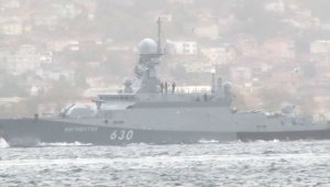 Rus savaş gemisi İstanbul Boğazı'ndan geçti