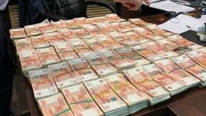 Rusya'da müdür yardımcısının aldığı rüşvet mezarlıkta bulundu