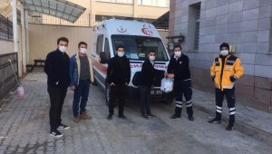 Sağlık çalışanlarına esnaftan tatlı ikramı