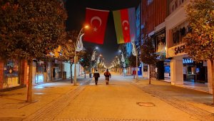 Sakarya'da sokaklar sessizliğe büründü