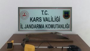 Sarıkamış'ta defineciler suçüstü yakalandı