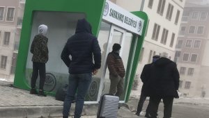 Sarıkamış'ta durak var ama kapı kilitli