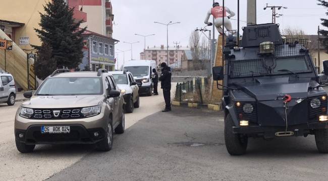 Sarıkamış'ta polisten sıkı denetim