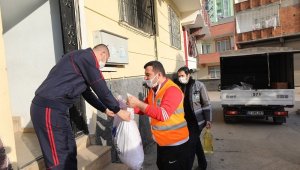 Şehitkamil'den pandemi mağduru esnafa gıda desteği