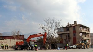 Şerefiye Caddesi'ndeki kavşak düzenlemesine başlandı