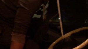 Seyir halindeyken direksiyonu bırakıp dans eden tır sürücüsü yakalandı
