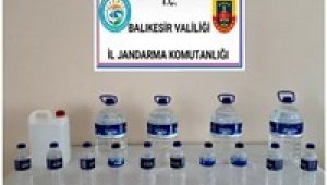 Sındırgı'da 30 litre kaçak içki yakalandı