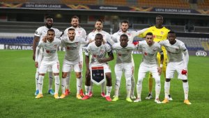 Sivasspor'a UEFA maçı öncesi şok!