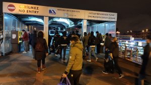 Sokağa çıkma kısıtlamasına 1 saat kala İstanbul'da trafik yoğunluğu arttı