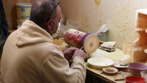 Suriye'de avukattı, Türkiye'de tespih satıyor