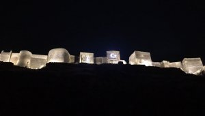 Tarihi Bayburt Kalesi Aydınlatma Projesi'nin açılışı gerçekleşti