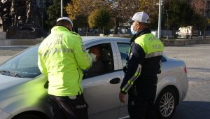 Uşak'ta korona denetimleri hız kesmeden devam ediyor
