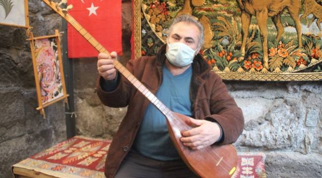 Yaşlıları korona virüse karşı uyarmak için Kayseri şivesi ile klip çektiler
