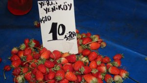 Yaz meyvesi çilek hala tezgahlarda