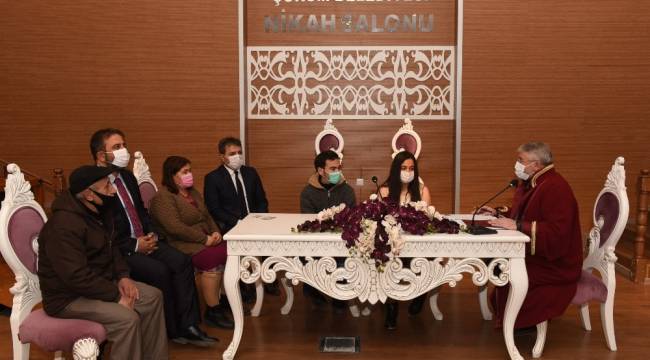 Yenilen nikah sarayında ilk nikahı başkan Aşgın kıydı