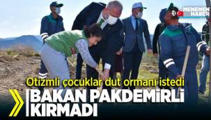 Bakan Pakdemirli, Menemen'de dut ormanı isteyen otizmli çocukları kırmadı