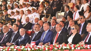 Menemenli Gaziler Barış ve Özgürlük Bayramı'nda Kıbrıs'ta