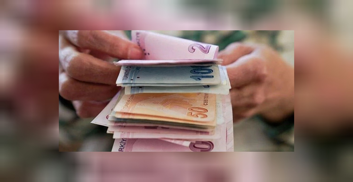 Emeklilik belgesi olan hemen başvurabilir! Bu banka geri ödemesiz 7000 TL ikramiye veriyor