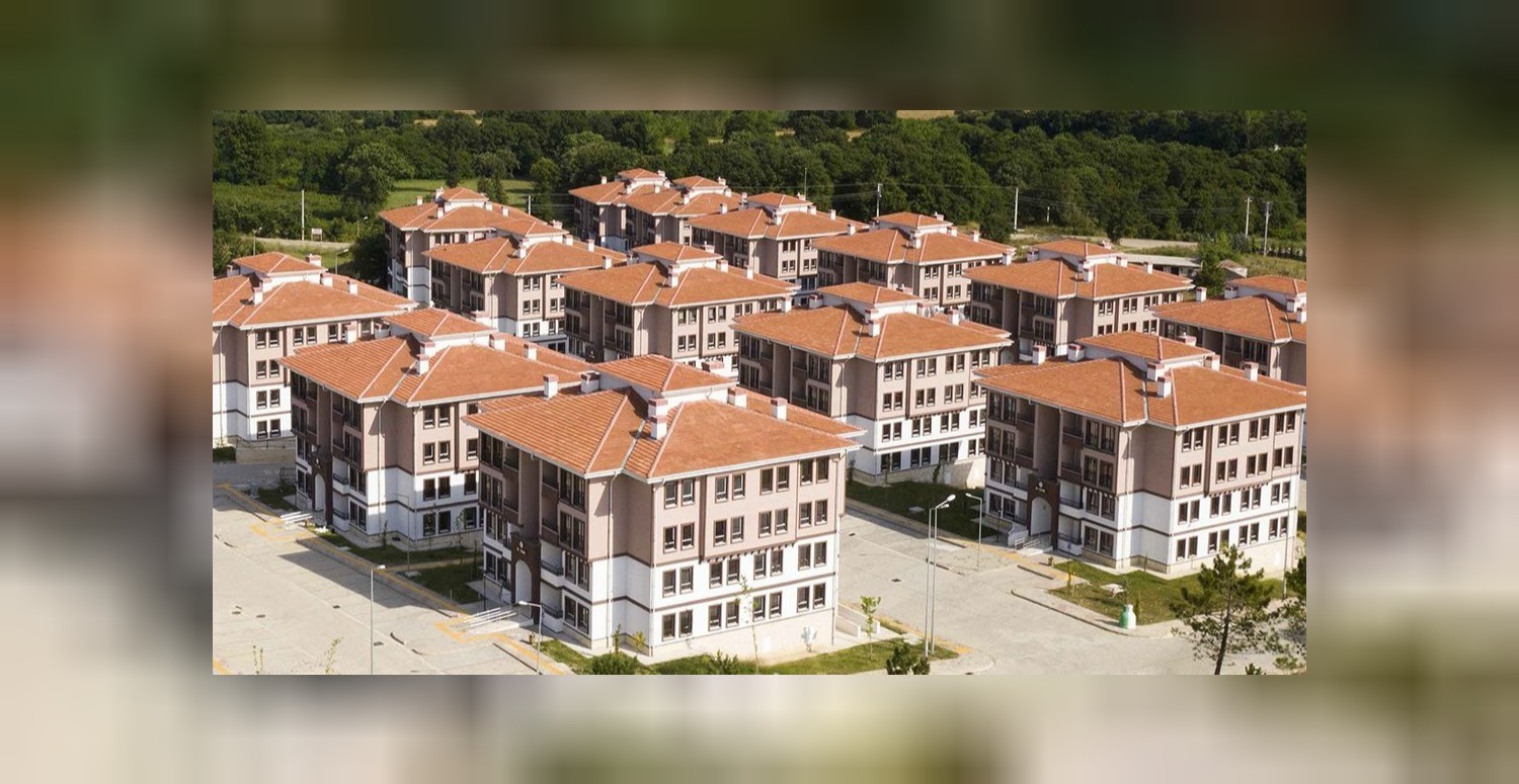 Evi olmayana TOKİ'den piyango çıktı! Bu illerde yaşayanlar yüzde 25 peşinat ödeyerek ev sahibi olacak