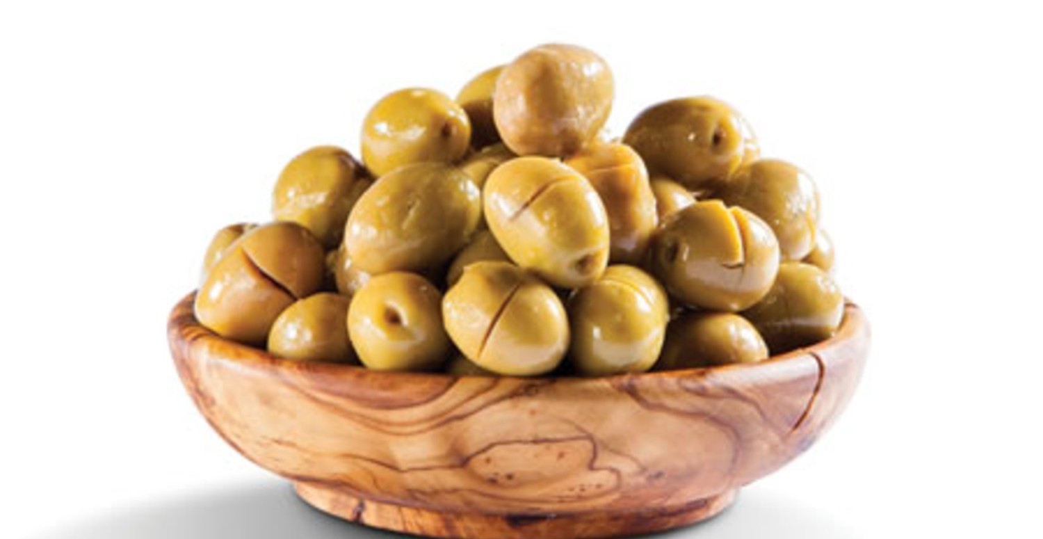 Aylar yıllar geçse bile zeytin taze kalıyor! Ev yapımı yöntemle yeşil kırma zeytini böyle kurun!