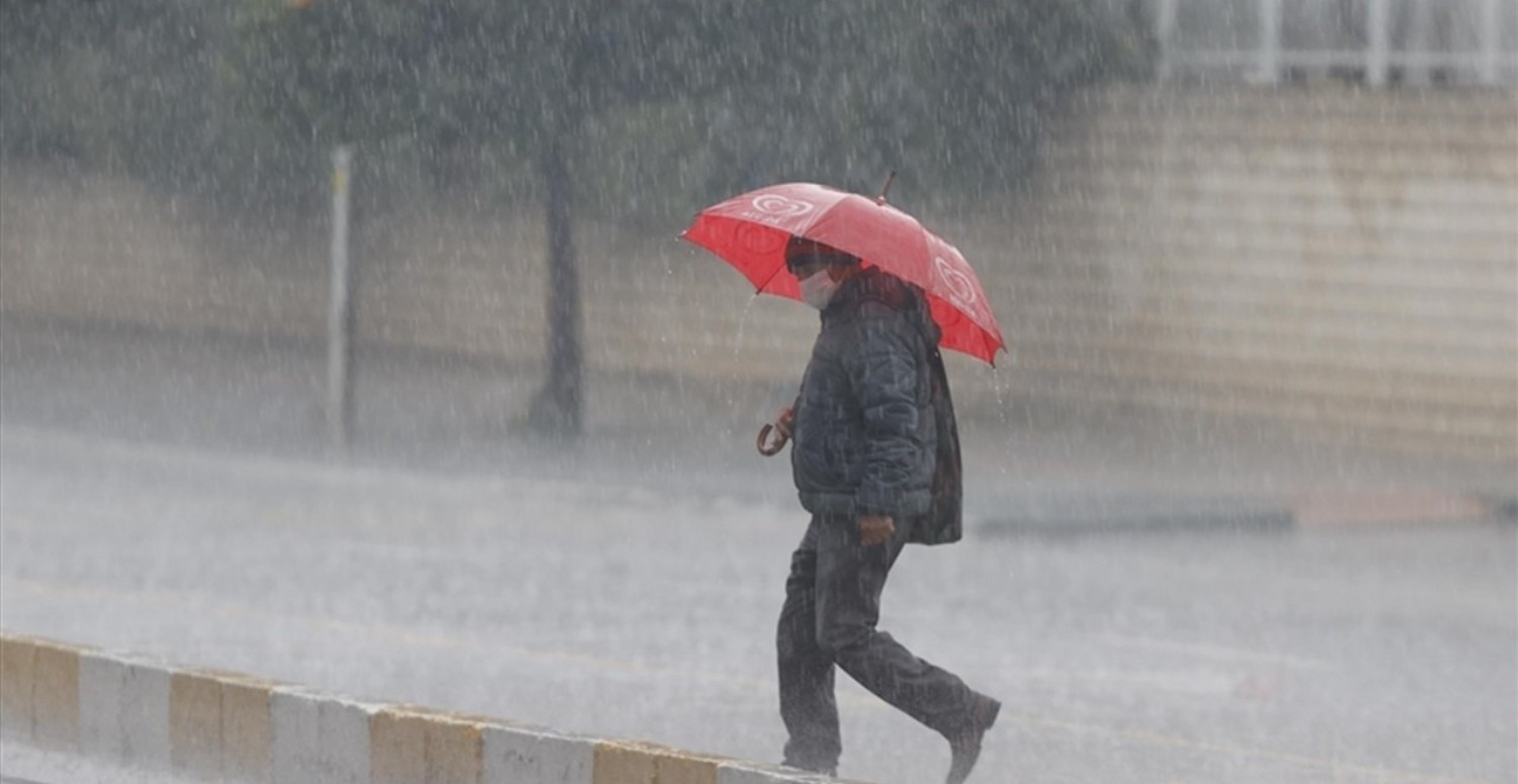 O saatten itibaren sırılsıklam olacağız! Meteoroloji il il listeyi verdi: Hem kar hem sel geliyor