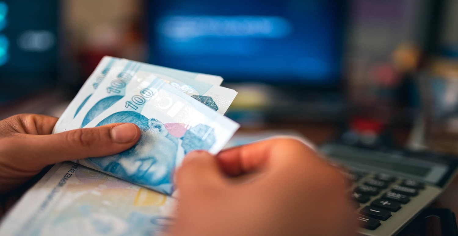 Emekliler çifte bayram yaşayacak! Bu iki rakama dikkat: O tarihte hesaplara yatıyor