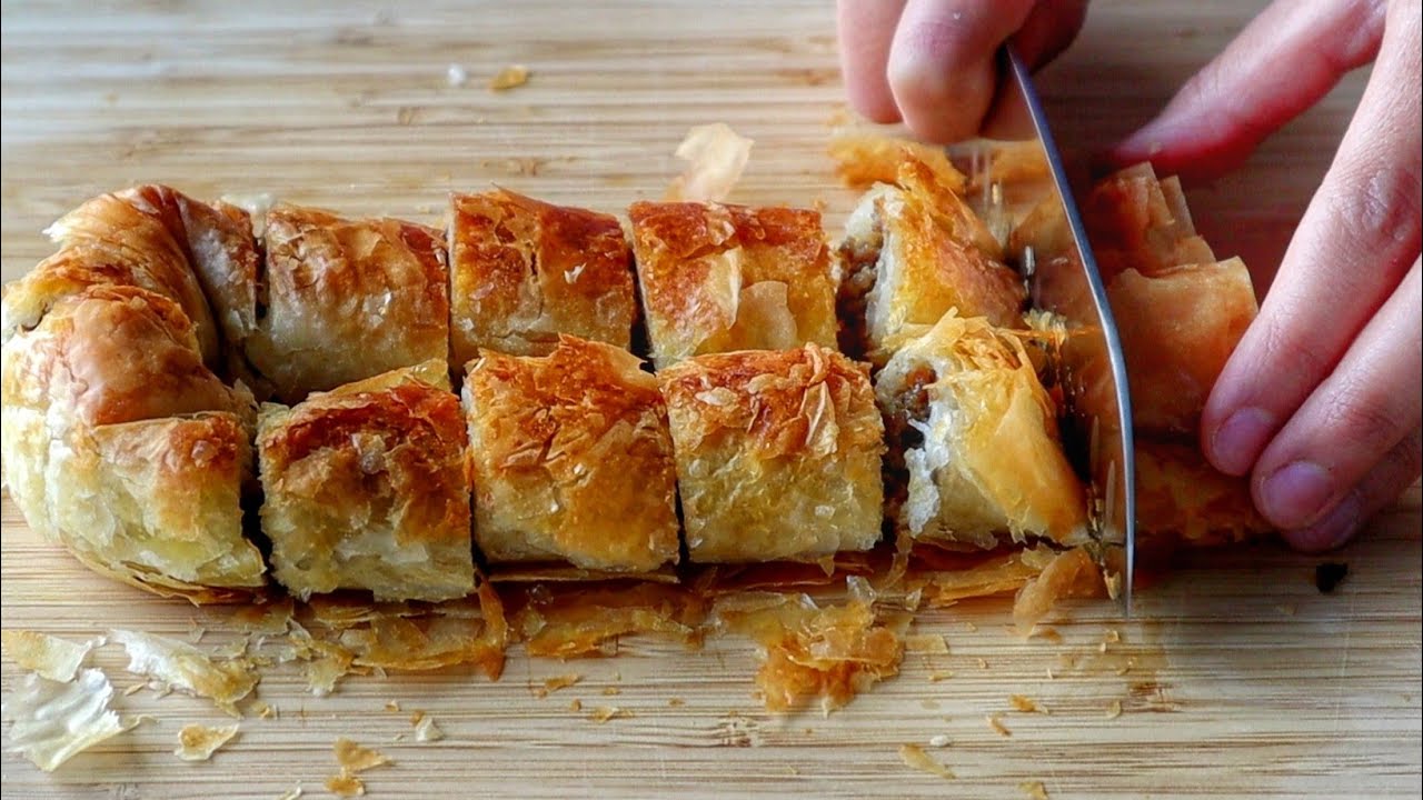 Marketteki baklavalık yufkayla enfes lezzet! Sarıyer böreği kolay tarifiyle damakları şenlendirecek