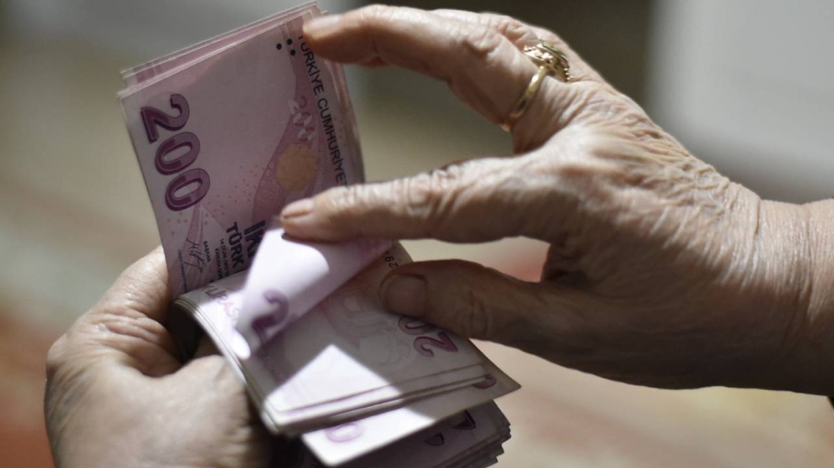 Bayramdan önce emekliye 3 ödeme birden