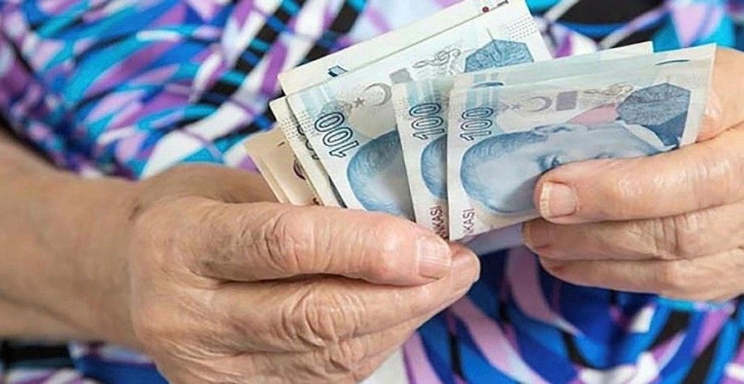 Emekliler bu bayram çifte maaş alacak! Çift maaşlara hesaplara yatıyor