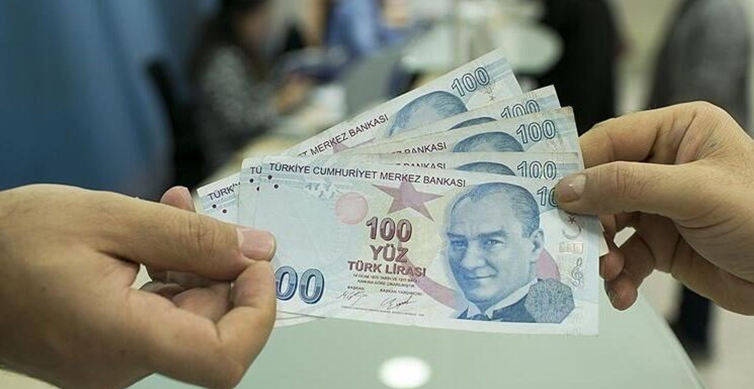 Emekliye sürpriz ödeme çıktı! Bayram öncesi hesaplara yatacak: İşte yeni takvim