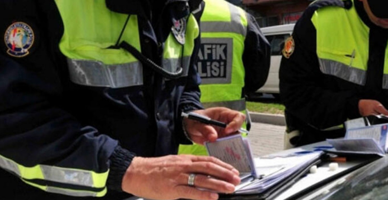 Bayram günleri trafikte bunu yapanlar eyvah diyecek! Anında 6 bin 439 TL ceza kesiliyor!