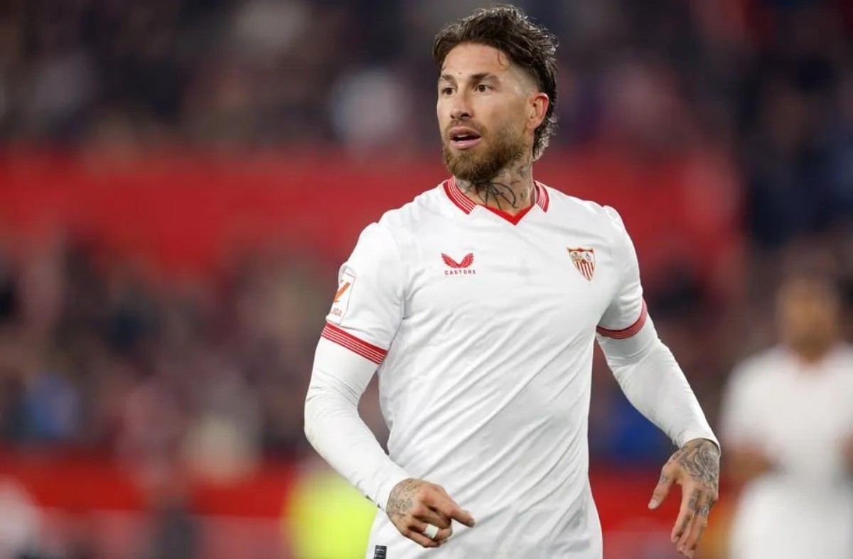 Burcuna bak, hangi futbolcusun öğren