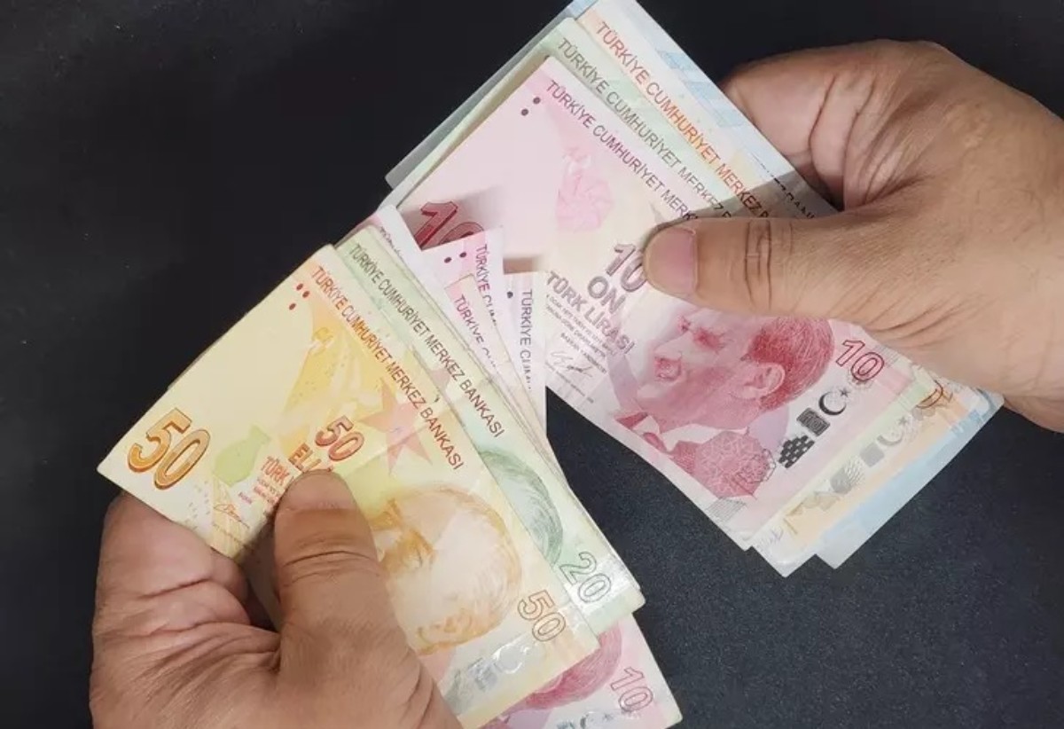 Emekli maaşlarına 8 bin TL kıyağı yolda