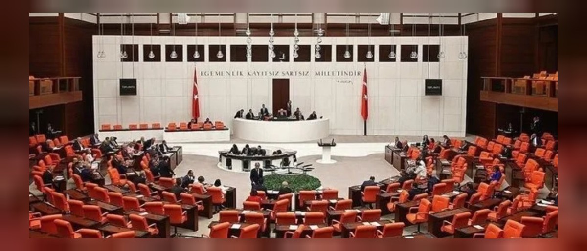 Meclis noktayı koydu! Yaş sınırı artık 45 olacak